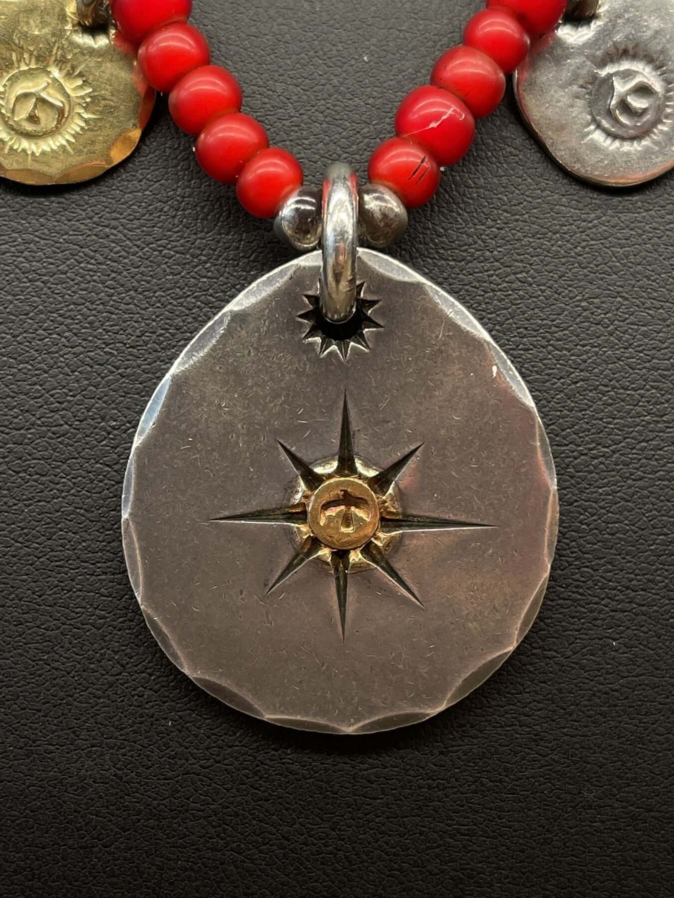 Goros Metal Pendant With Antique Red Beads Setup