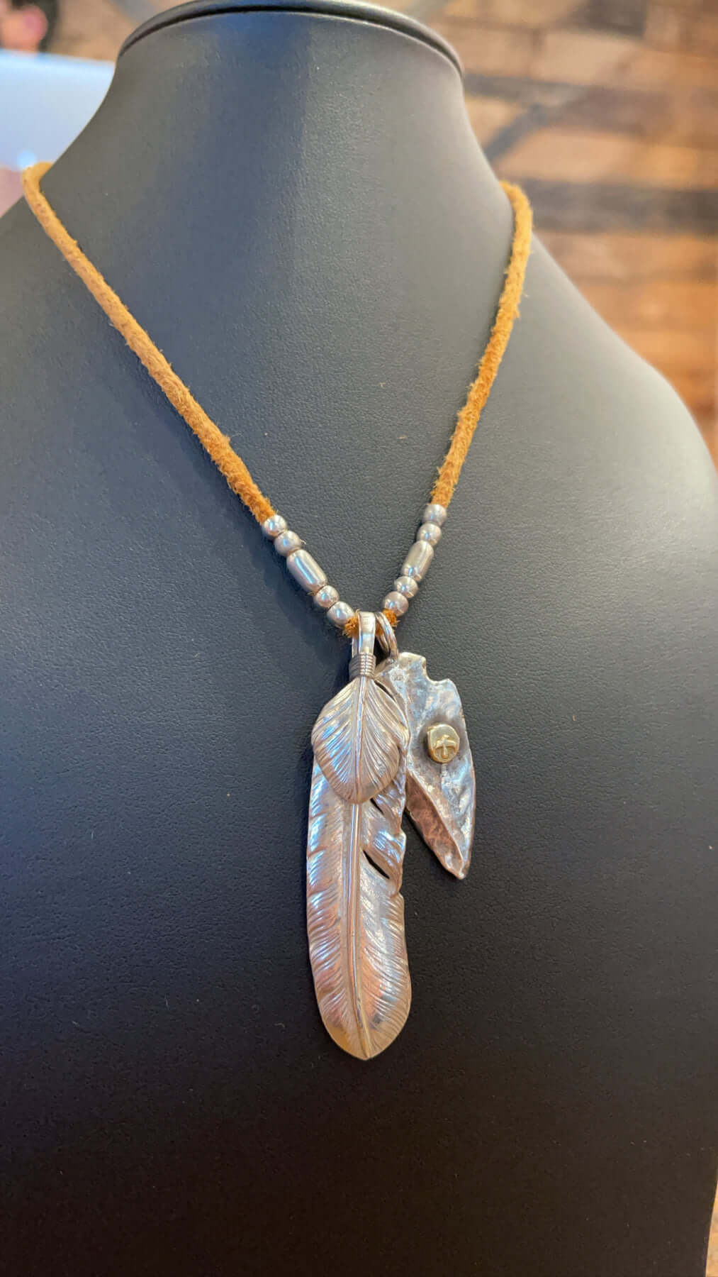 Goros Silver Top Feather & Arrowhead Setup